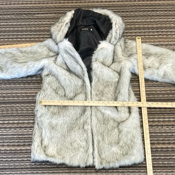 NWOT Mid Length contrast color Faux Fox FUR Coat - Picture 5 of 11